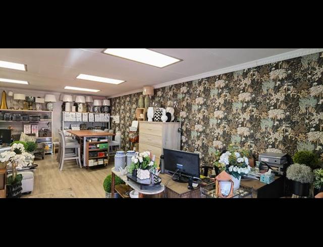 BUSINESS PROPERTY TO RENT IN LYNNWOOD